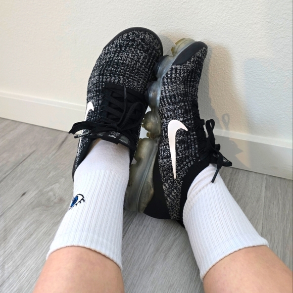 vapormax flyknit 3 oreo on feet